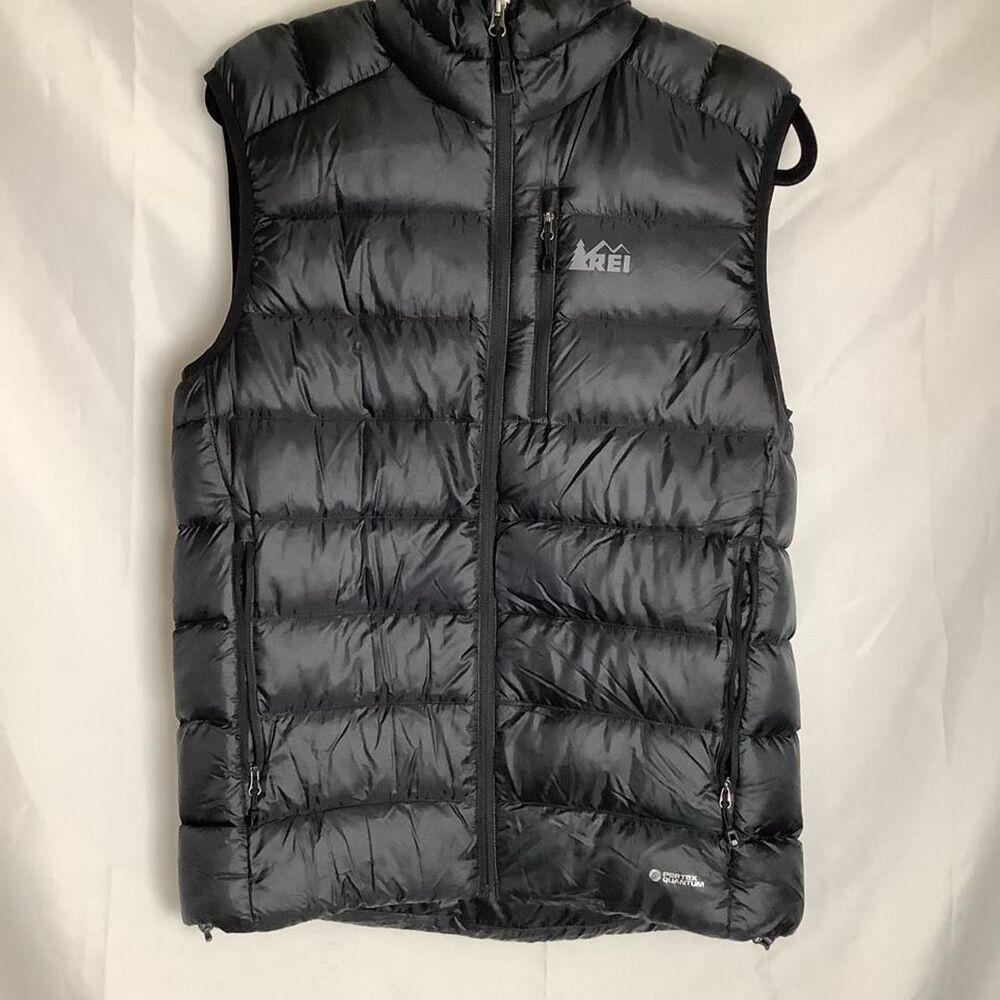 Rei Women's Black puffer vest with horizontal quilting #outdoor #vest